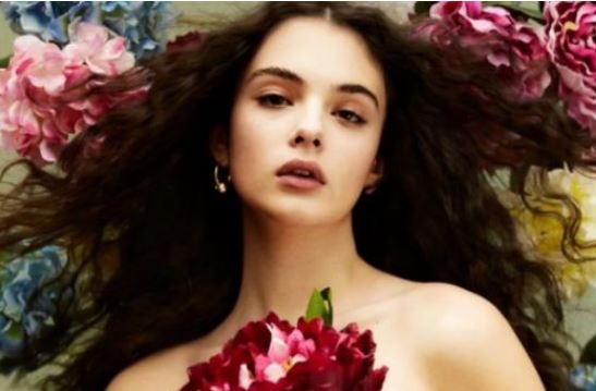 Кариерата на Дева Касел дъщеря на Моника Белучи и Венсан